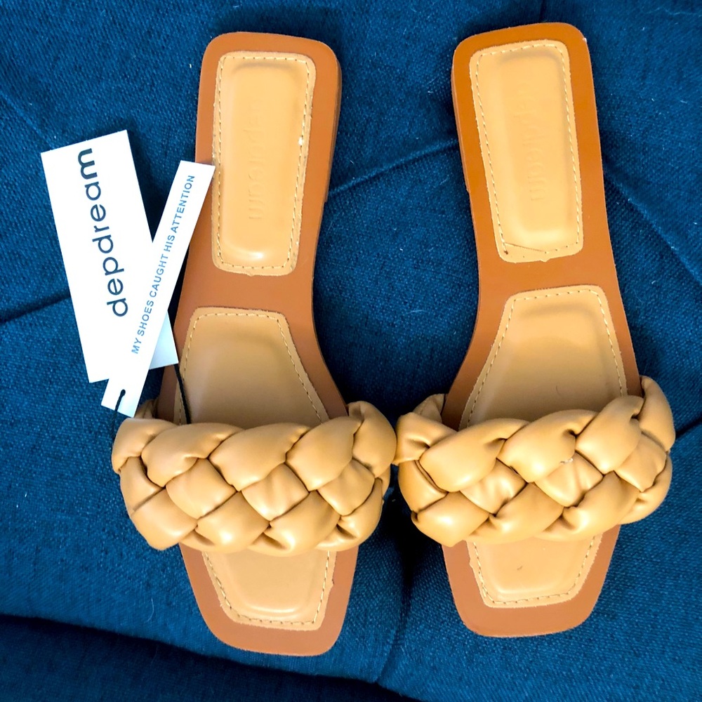 Tan leather braided flat sandal size 9 never worn